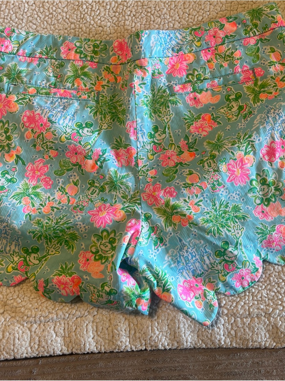 Lilly Pulitzer x Disney Buttercup Lilly Loves Disney Shorts Women’s Size 14 EUC - Picture 3 of 8